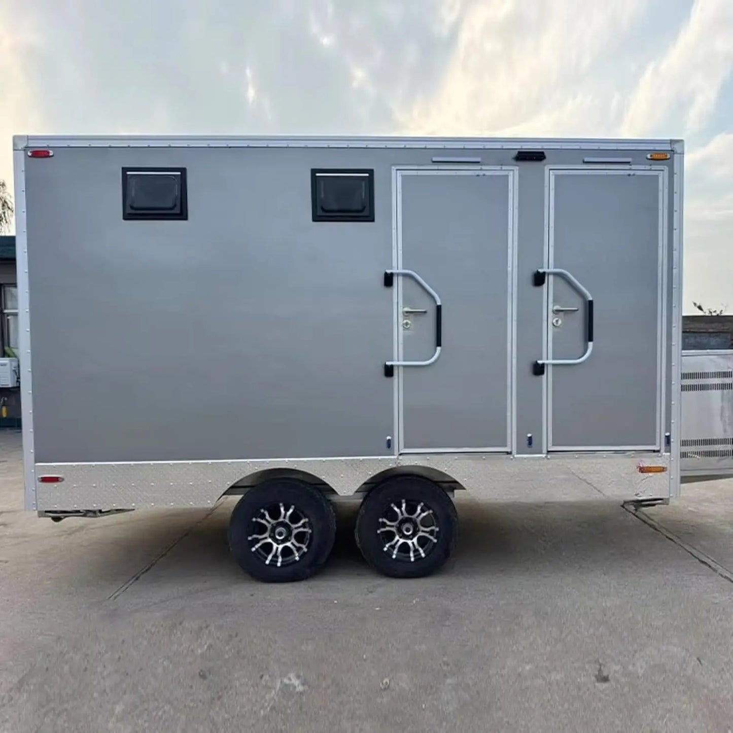 Portable Bathroom Trailer for Sale Mobile Luxury Restroom Trailer with Shower Vanity Sink for Glamping Outdoor Wedding