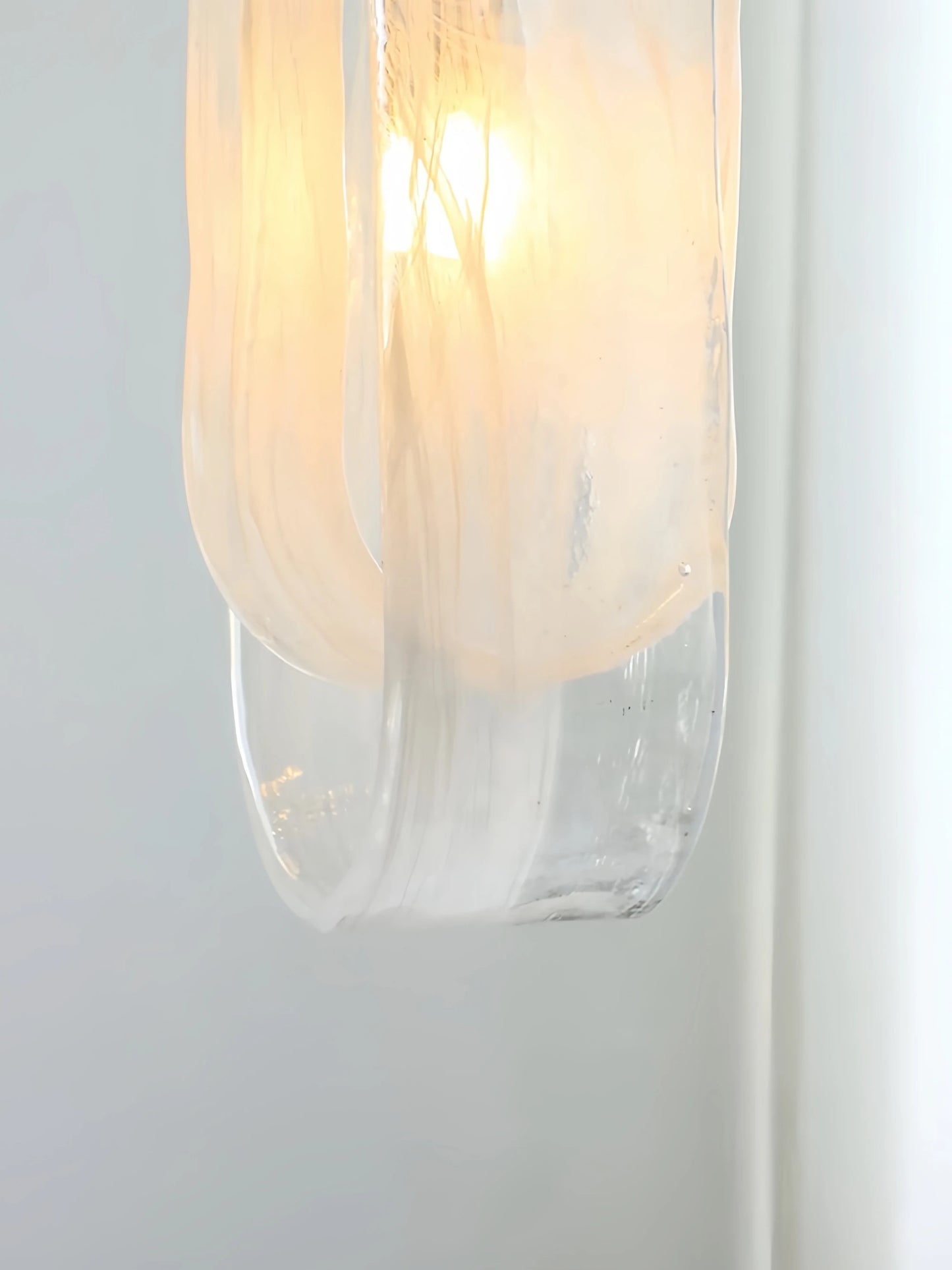 Postmodern Cloud Glass Hanging Light Indoor Art Decor Chandelier Dining Table Pendant Light Bedroom Parlor Cafe Warm Droplights