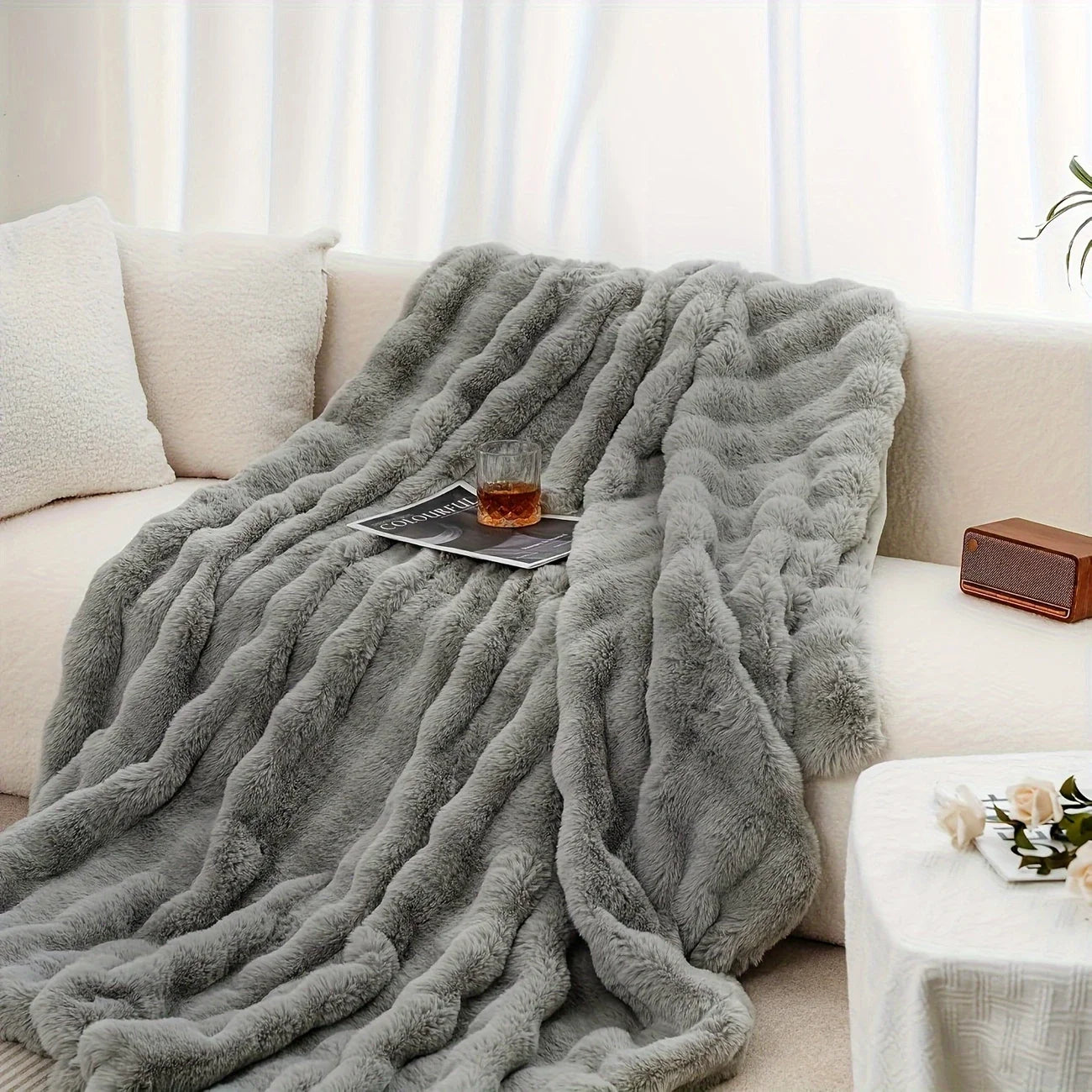 ROSEKINDCN Cozy Faux Rabbit Fleece Blanket Throw For Home