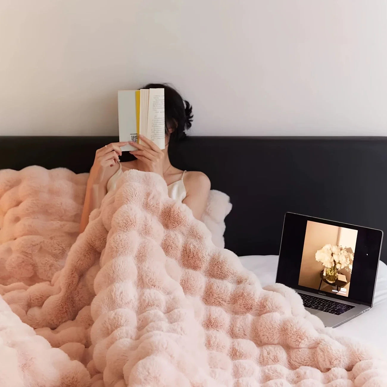 ROSEKINDCN Cozy Faux Rabbit Fleece Blanket Throw For Home