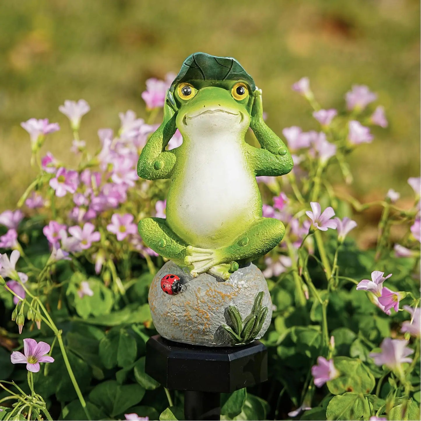 Cute Solar Powered Animal Statue LED Light Resin Frog Snail Figurine Waterproof Ornaments for Landscape Yard Garden Art Decor