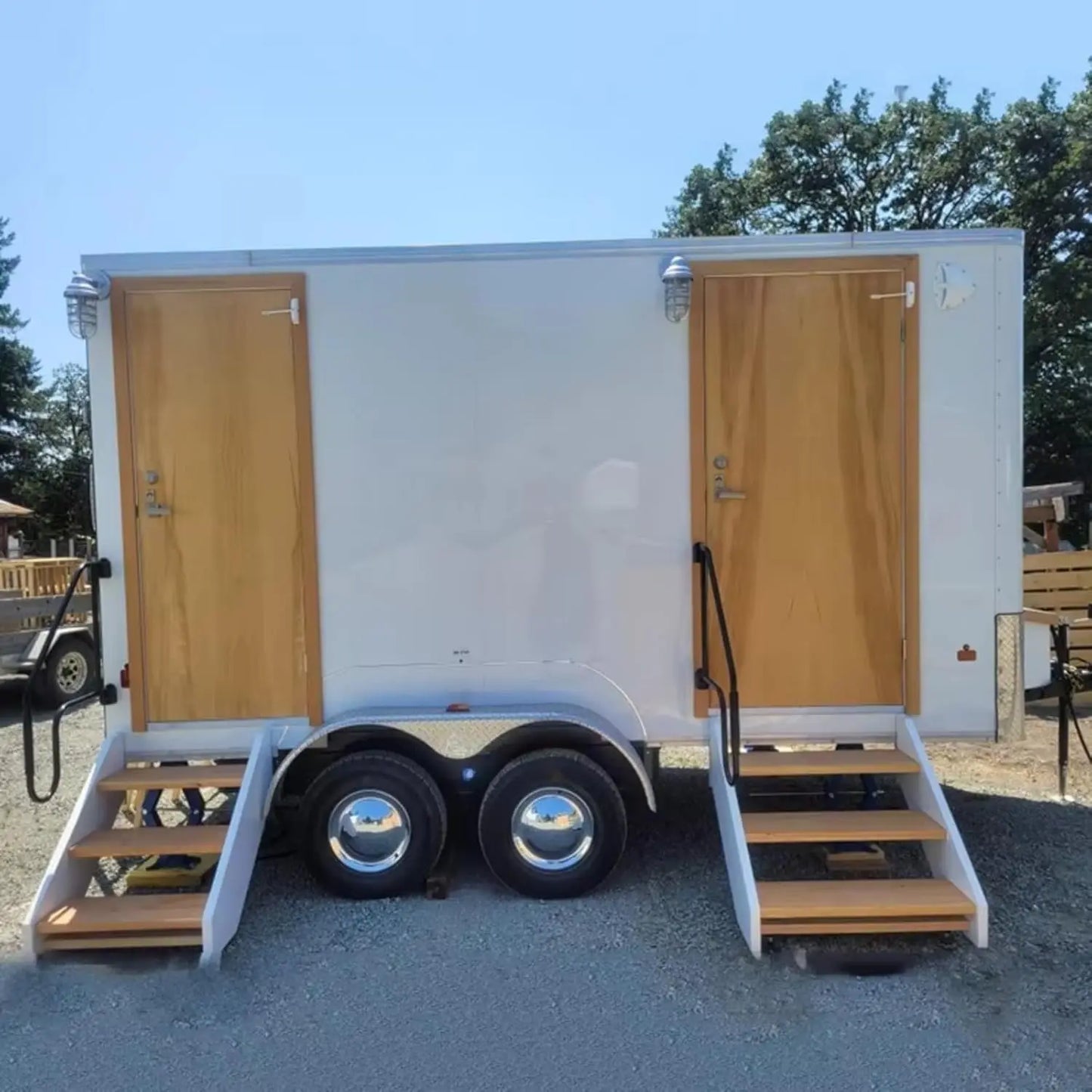 Portable Bathroom Trailer for Sale Mobile Luxury Restroom Trailer with Shower Vanity Sink for Glamping Outdoor Wedding
