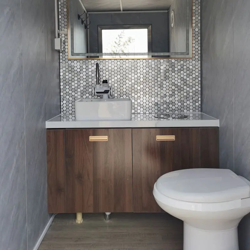 Luxury Modern Portable Plastic Restroom Trailer Mobile Bathroom Trailer For Wedding Events Toilets For Sale